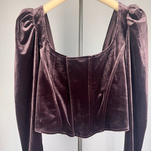 NWOT ASTR the Label Deep Purple Velvet Long Sleeve Top | Women's M - Picture 3 of 6
